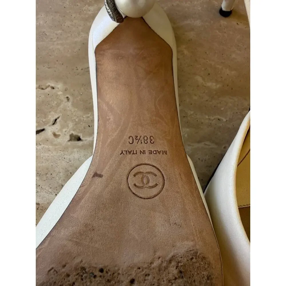 Chanel 2016 Cream Serpent Pearl Mules Sz.38.5 - Picture 11 of 12